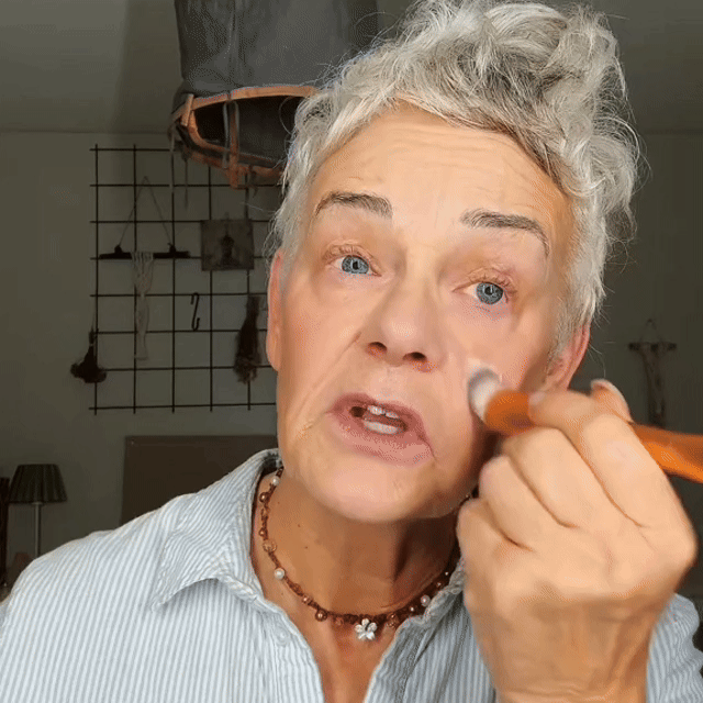 ToneMuse™ – Naturlig Tonanpassande Beauty Foundation