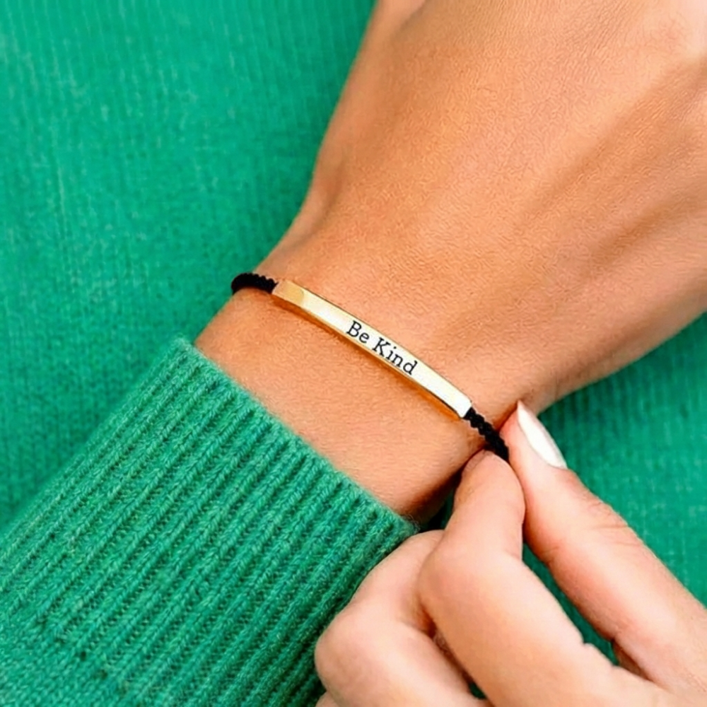EchoLine™ – Flätat Inspirerande Armband i Rostfritt Stål