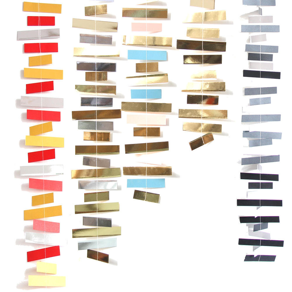 PrismStrips™ – Kinetisk Ljusreflekterande Pappersgirlang