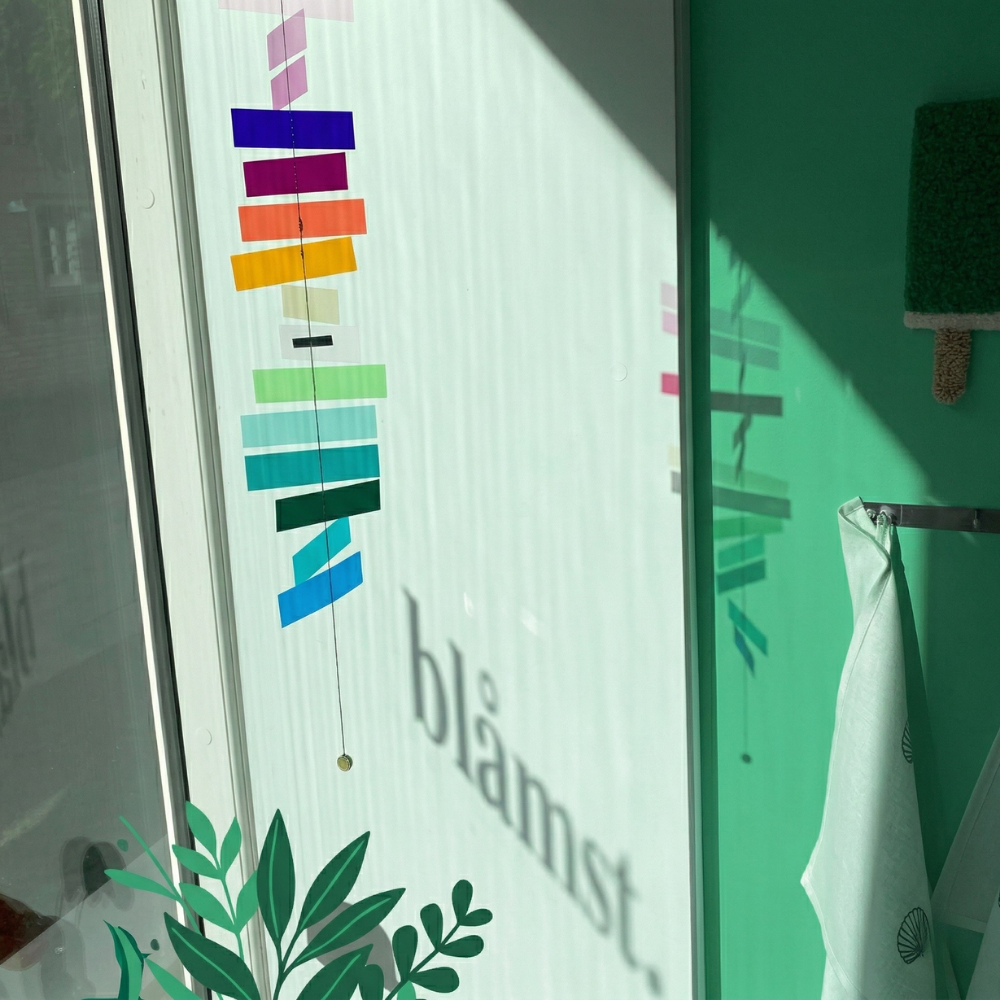 PrismStrips™ – Kinetisk Ljusreflekterande Pappersgirlang