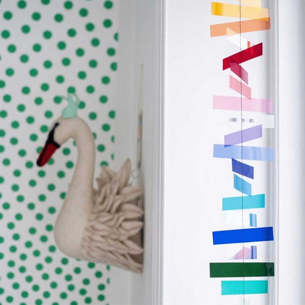 PrismStrips™ – Kinetisk Ljusreflekterande Pappersgirlang
